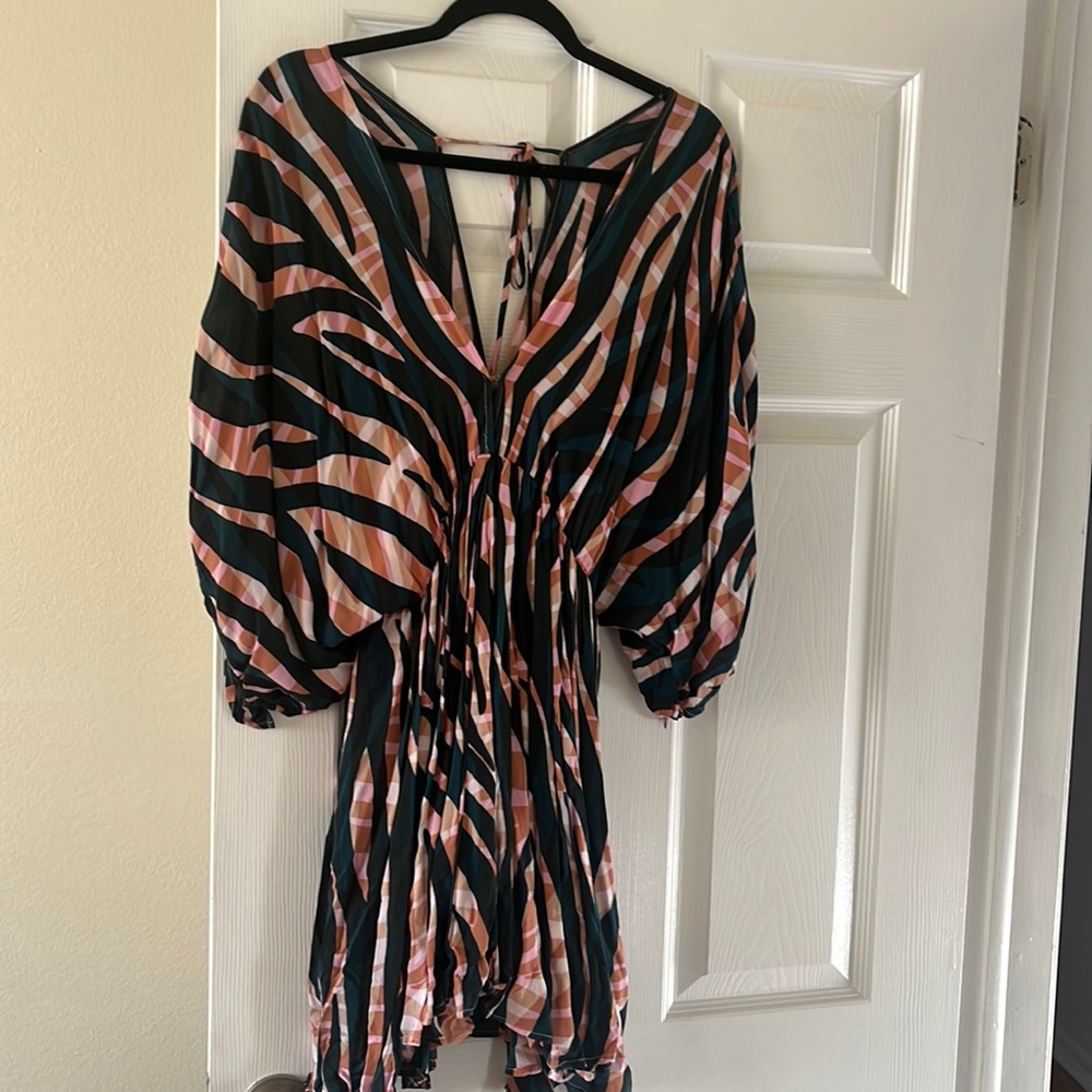 NEVER WORN VICI DRESS